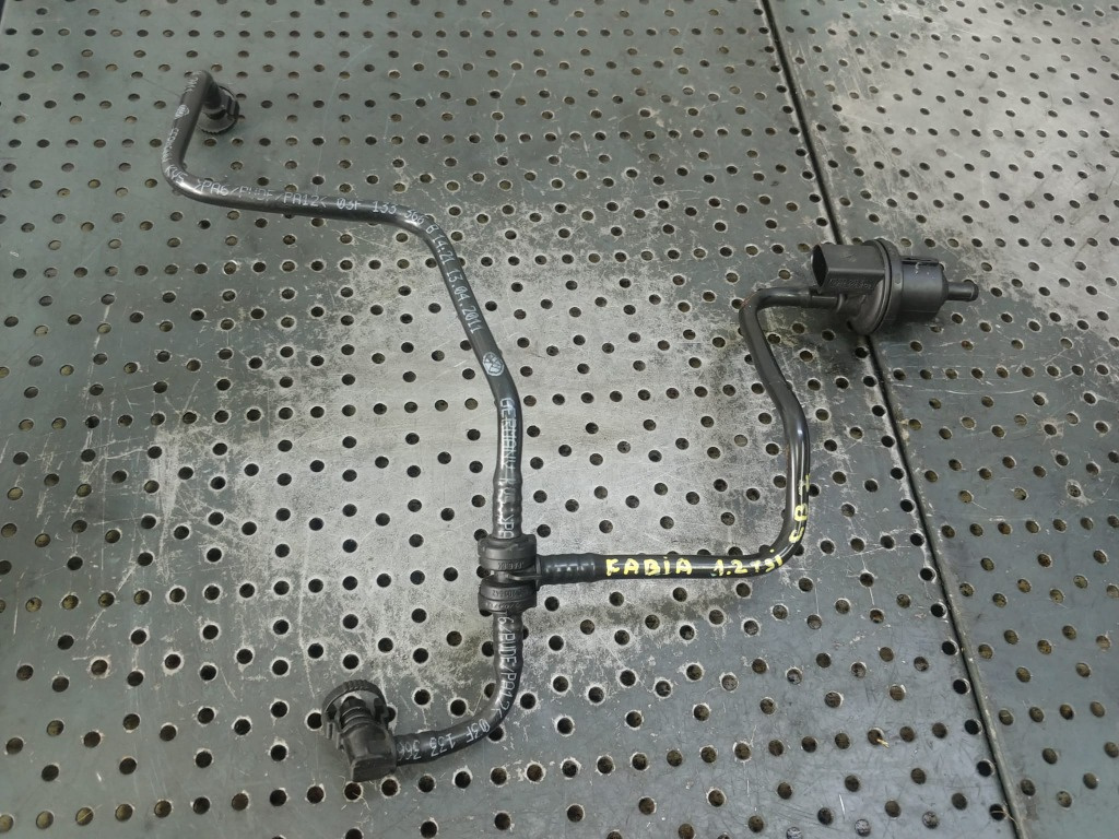 Furtun alimentare cu electrovalva 1.2 tsi cbz skoda fabia 2 03f133366b