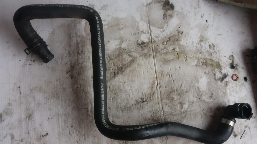 Furtun apa mercedes a-class w176 a180 1.6 tb 2014 a2468303096