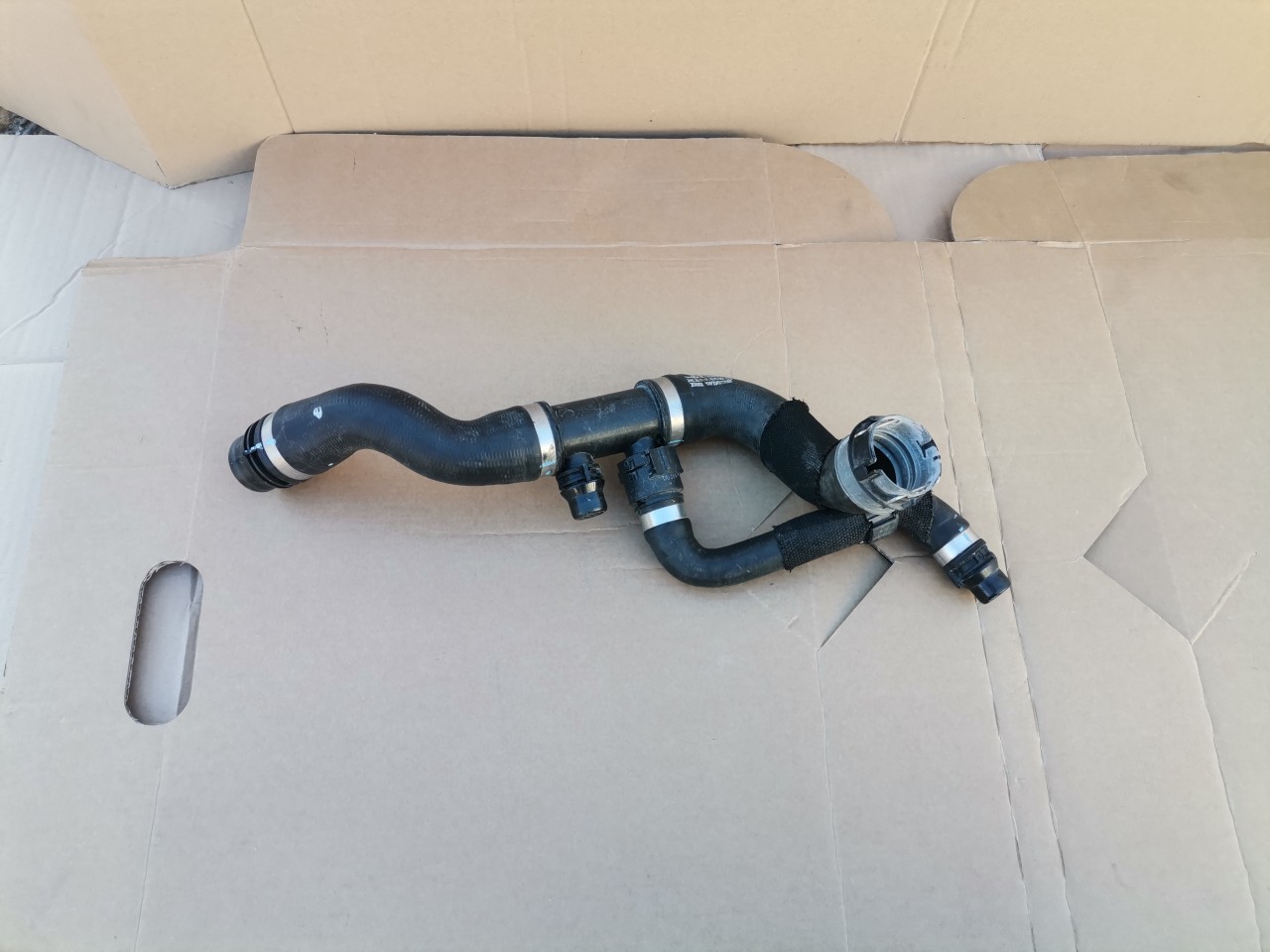 Furtun apa racire Mercedes Benz GLE V167 2018 cod A1675004601