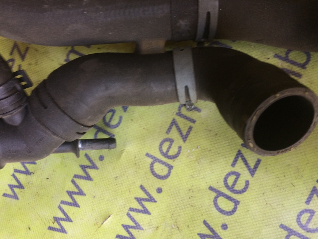 Furtun apa Volkswagen Bora [1998 - 2005] Sedan 1.6 16V MT (105 hp) (1J2)