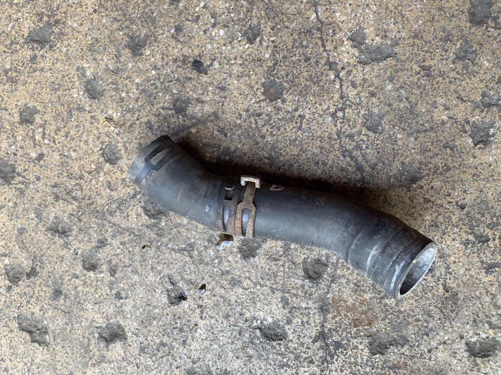 Furtun apa Volkswagen VW Bora [1998 - 2005] Sedan 1.9 TDI MT (150 hp) (1J2)