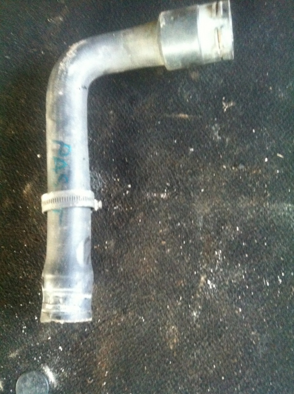 Furtun apa Volkswagen VW Passat B5 [1996 - 2000] wagon 1.8 MT (125 hp) (3B5)