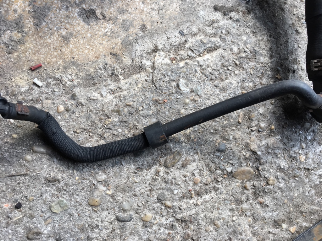 Furtun apa Volkswagen VW Passat B6 [2005 - 2010] Sedan 4-usi 2.0 TDI DSG (170 hp) (3C2)