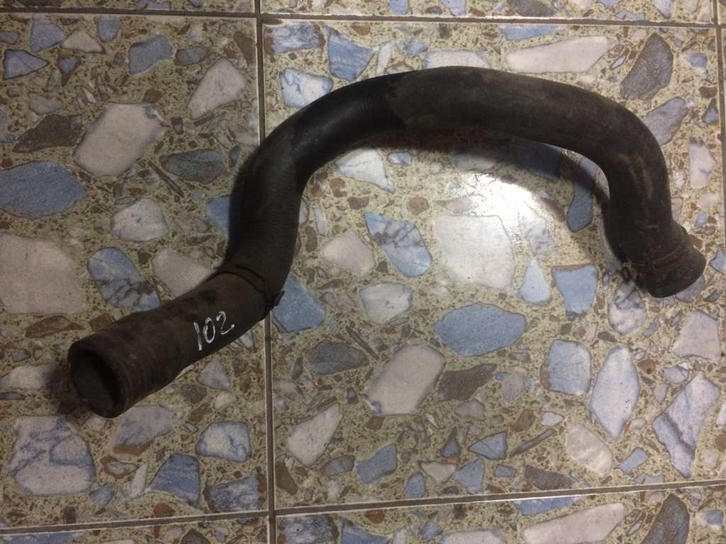Furtun apa Volkswagen VW Passat B6 [2005 - 2010] wagon 5-usi 2.0 TDI MT (140 hp) (3C5)