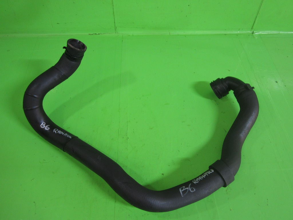FURTUN / CONDUCTA APA RADIATOR VW PASSAT