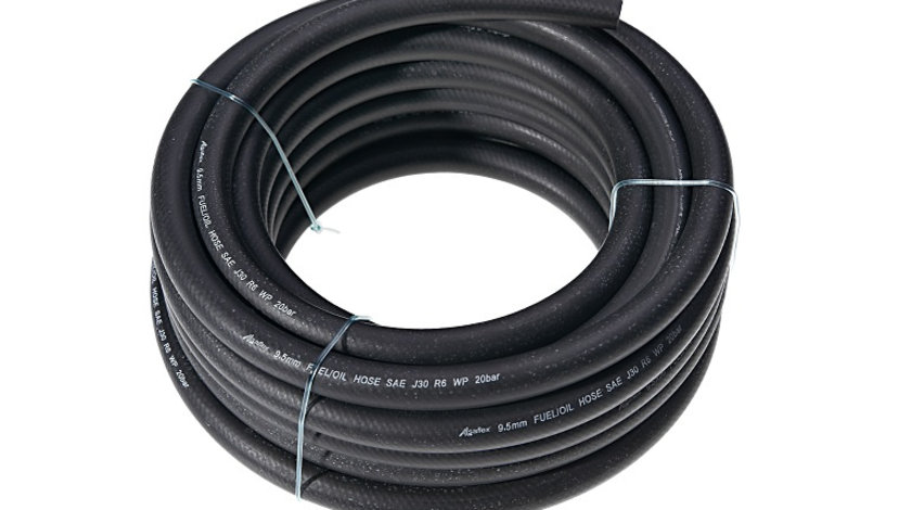 Furtun De Combustibil Din Cauciuc Ranforsat Cu 3 Straturi Fi 4 Mm/1 Mb (10 M W Rol/ In Rola) Amio G07988KPL