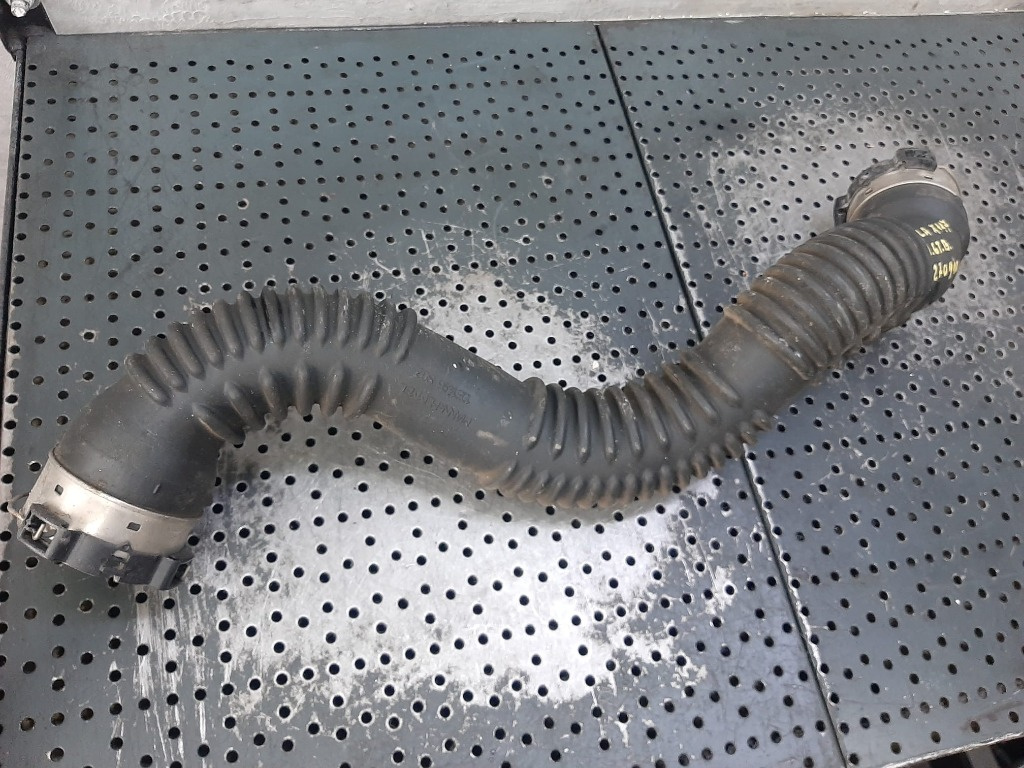 Furtun intercooler 1.6 t b 270910 mercedes cla x117 a2465200001