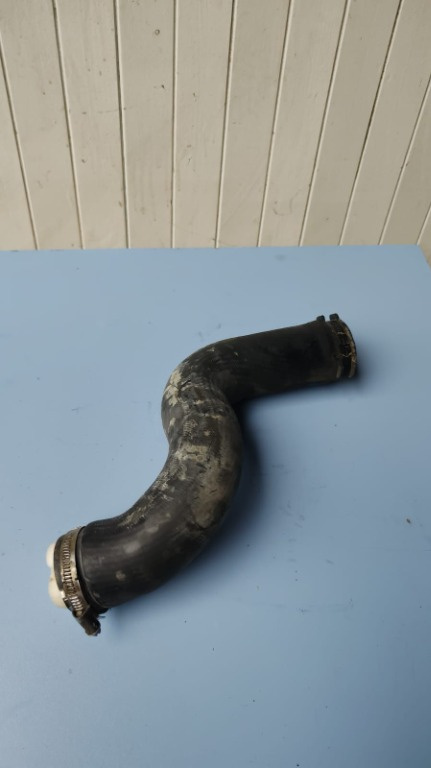 Furtun intercooler Audi A4 B8 2.0 Tdi CJC 2011 Cod : 8K0145737Q
