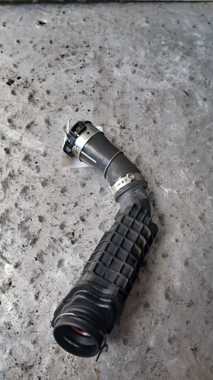Furtun intercooler Renault Megane 1.5 dci 110 CP cod motor K9K transinie manuala an 2015