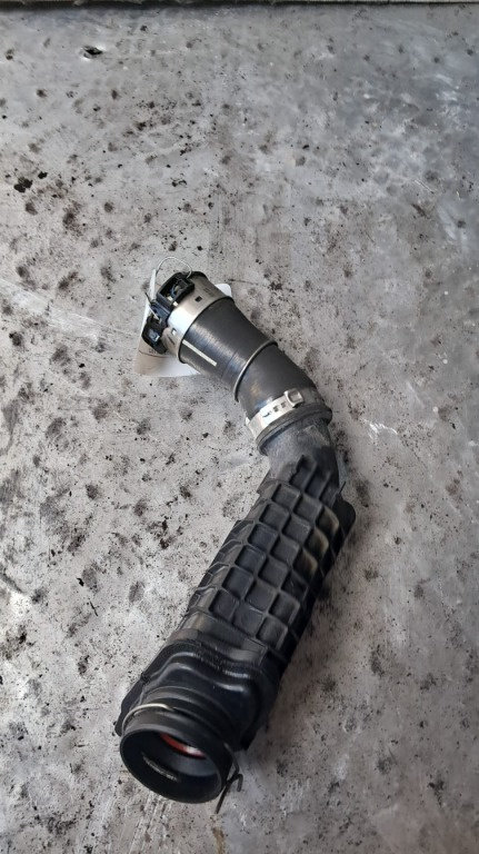 Furtun intercooler Renault Megane 1.5 dci 110 CP cod motor K9K transinie manuala an 2015
