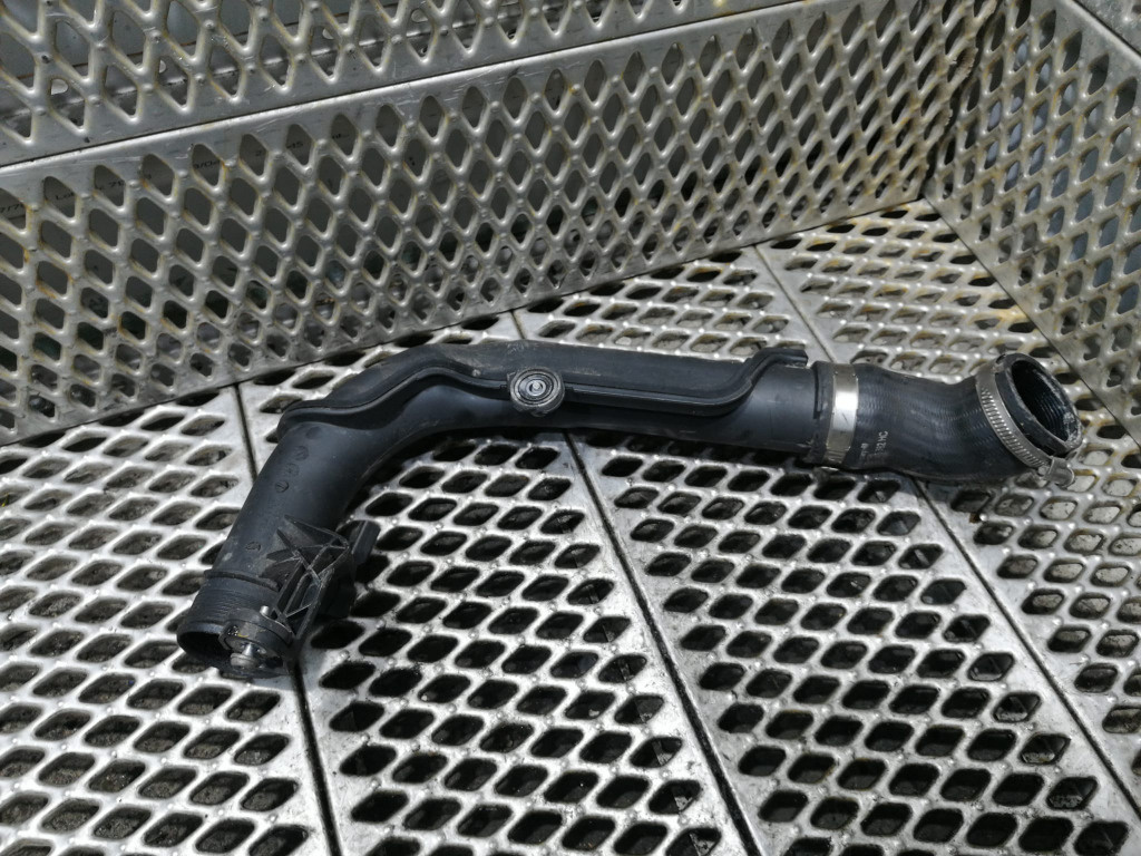 Furtun intercooler Volkswagen 2.0 TDI 1K0145770AE