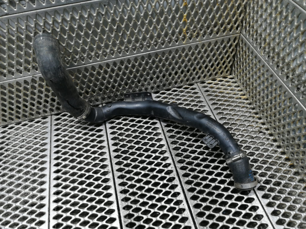 Furtun intercooler Volkswagen 2.0 TDI 1K0145840AC