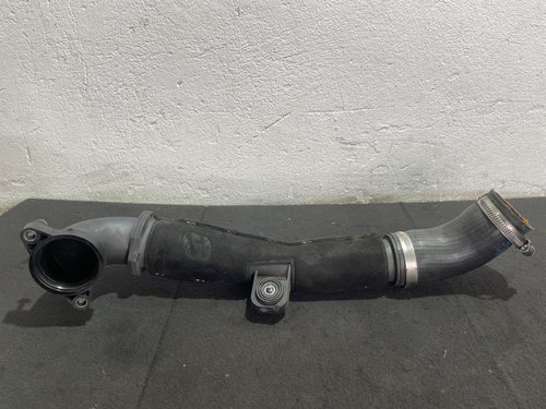 Furtun intercooler Volkswagen Passat B8 2.0 TDI Trendline BlueMotion Manual sedan 2016 (04L145828G)