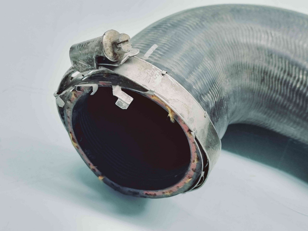 Furtun intercooler Volkswagen Touran (1T3) [Fabr 2010-2015] 1K0145832AC 1.6 TDI CAYC 77KW / 105CP 1.6 TDI CAYC 77KW / 105CP