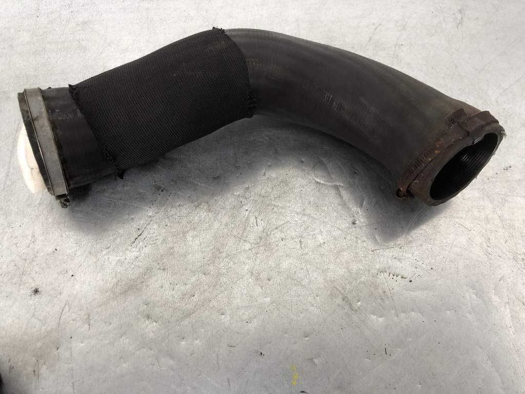 Furtun intercooler Volvo V70 2.4D Manual, 175cp sedan 2010 (30792300)