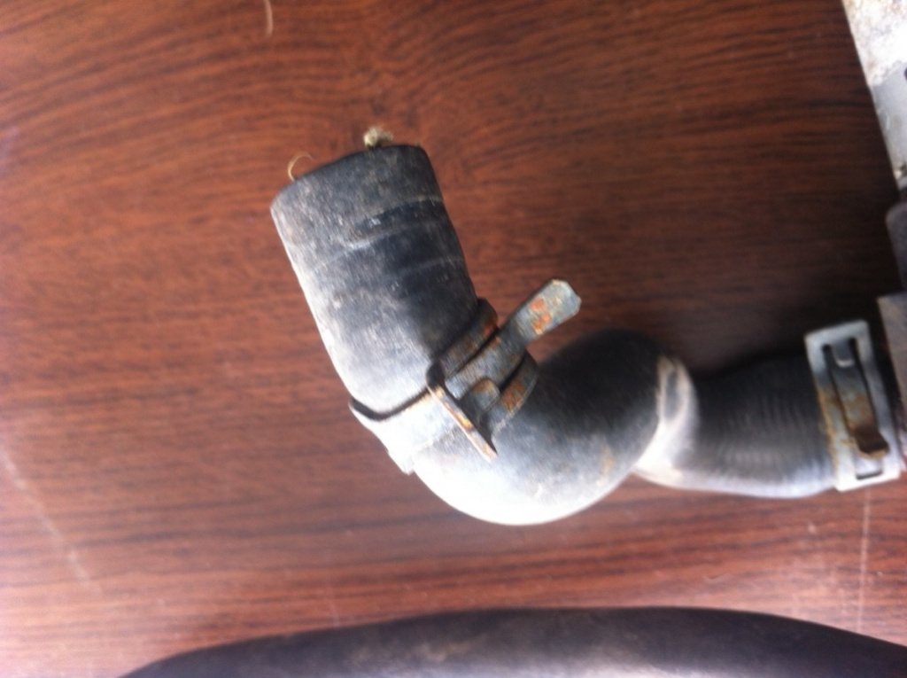 Furtun mic pompa apa suplimentara Ford Galaxy [1995 - 2000] Minivan 5-usi 1.9 TDi MT (90 hp) (WGR)