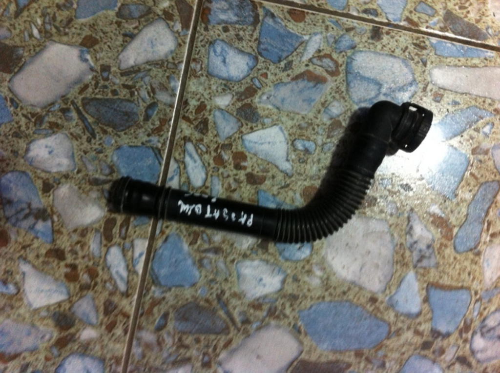 Furtun plastic Volkswagen VW Passat B6 [2005 - 2010] Sedan 4-usi 2.0 TDI MT (140 hp) (3C2)