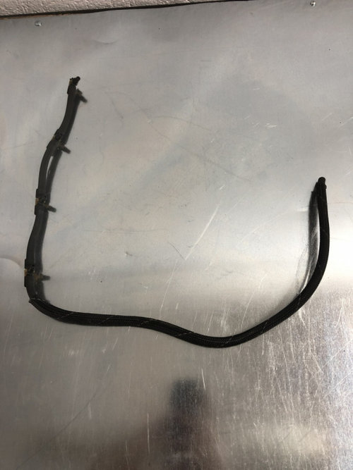 Furtun retur injectoare BMW F11 F10 520 d Touring Steptronic, 184cp sedan 2011 (cod intern: 75510)