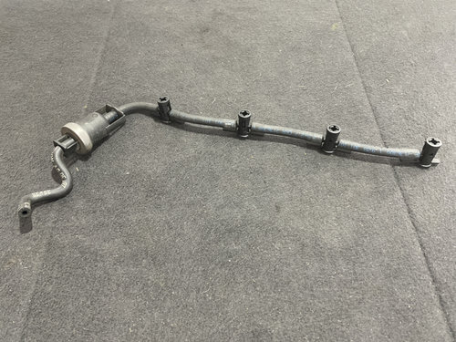 Furtun retur injectoare VW Passat B6 2.0TDI DSG 170cp sedan 2009 (cod intern: 225597)