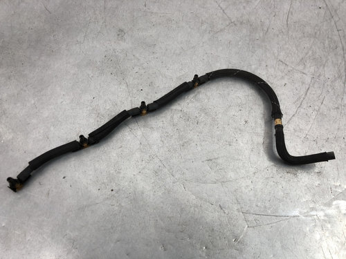 Furtun retur injectoare VW Passat B7 2.0TDI DSG 4motion 170cp sedan 2013 (cod intern: 85211)