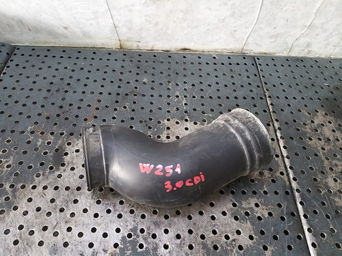 Furtun tub admisie aer 3.0 cdi mercedes r class w251 a2515051361