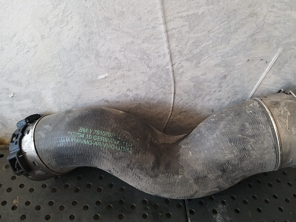 Furtun tub aer 2.0 d bmw seria 1 f20 f21 7810797 11279410