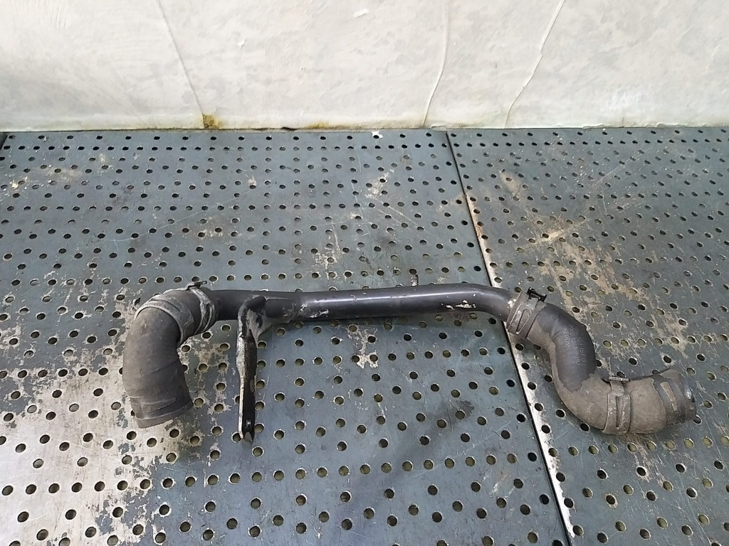 Furtun tub apa 1.6 tdi vw caddy 03l121157q