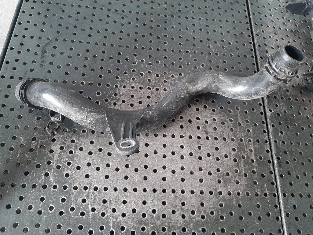 Furtun tub apa 2.0 tdi detu audi a4 b9 8w 04l121071g