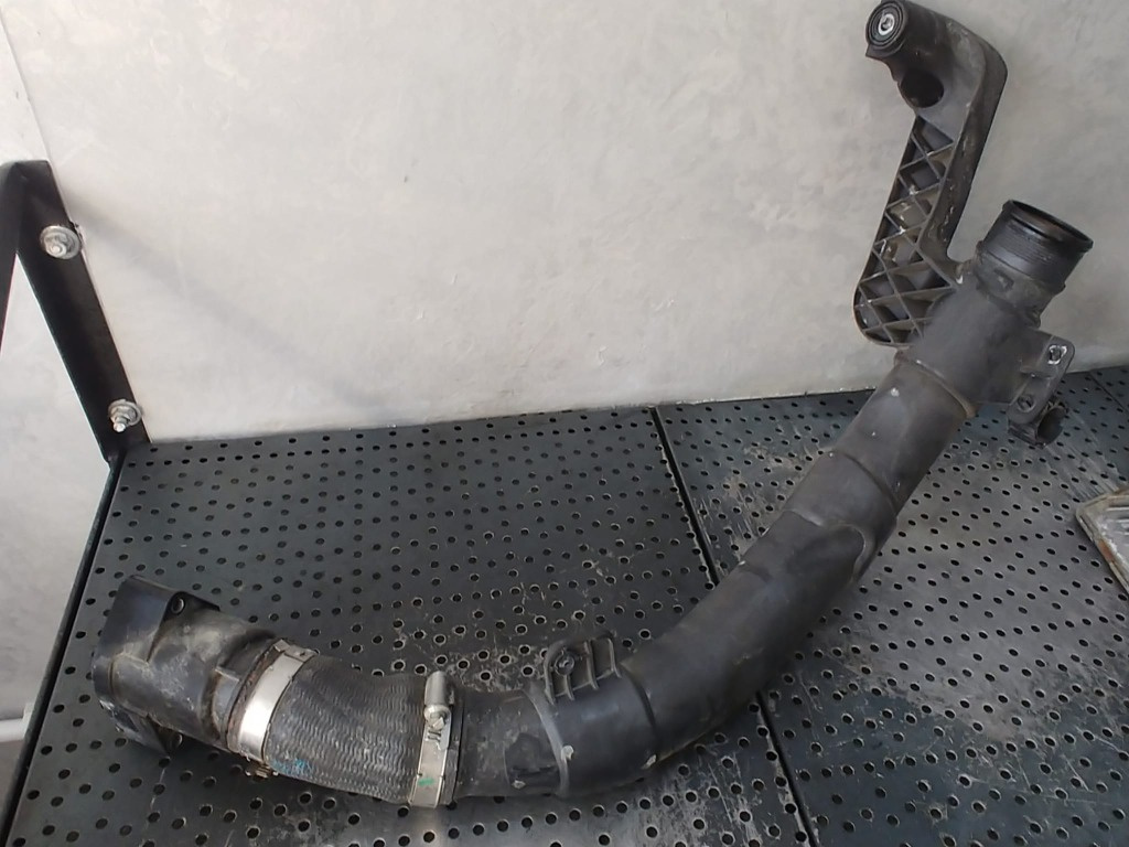 Furtun tubulatura intercooler 2.0 tdi cfg audi q3 8u 5n0145840j