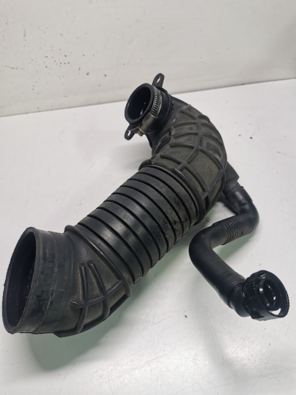 Furtun turbo Audi A4 B7 2.0 Tdi furtun admisie turbina 8E0129615J