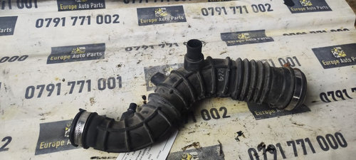 Furtun turbo Dacia Duster 1.2 TCE transmisie manualata 6+1 an 2015 cod H5F- 404 cod 165764382R