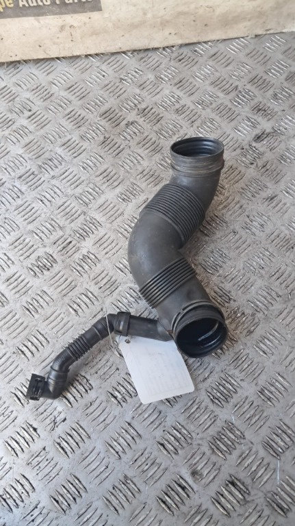 Furtun turbo VW Golf 6 1.6 TDI an 2011 cod 3C0129654M