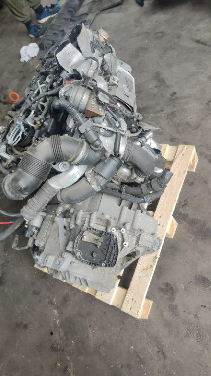 Furtun turbo Vw Golf 7 1.6 TDI hatchback cod motor CLH ,transmisie automata, an 2013 cod 5Q0129654H