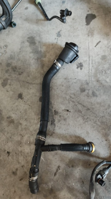 Furtun ulei cu buson Peugeot Expert 2.0 HDI 2014 cod 9684359980