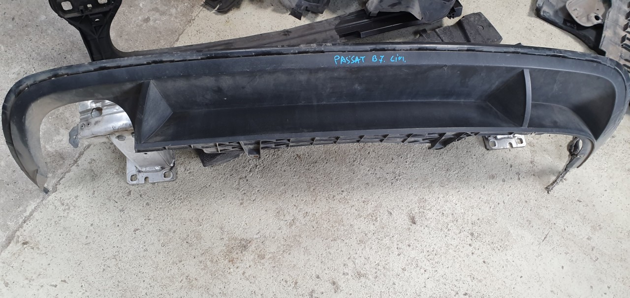 Fusta prelungire bara spate Vw Passat B7