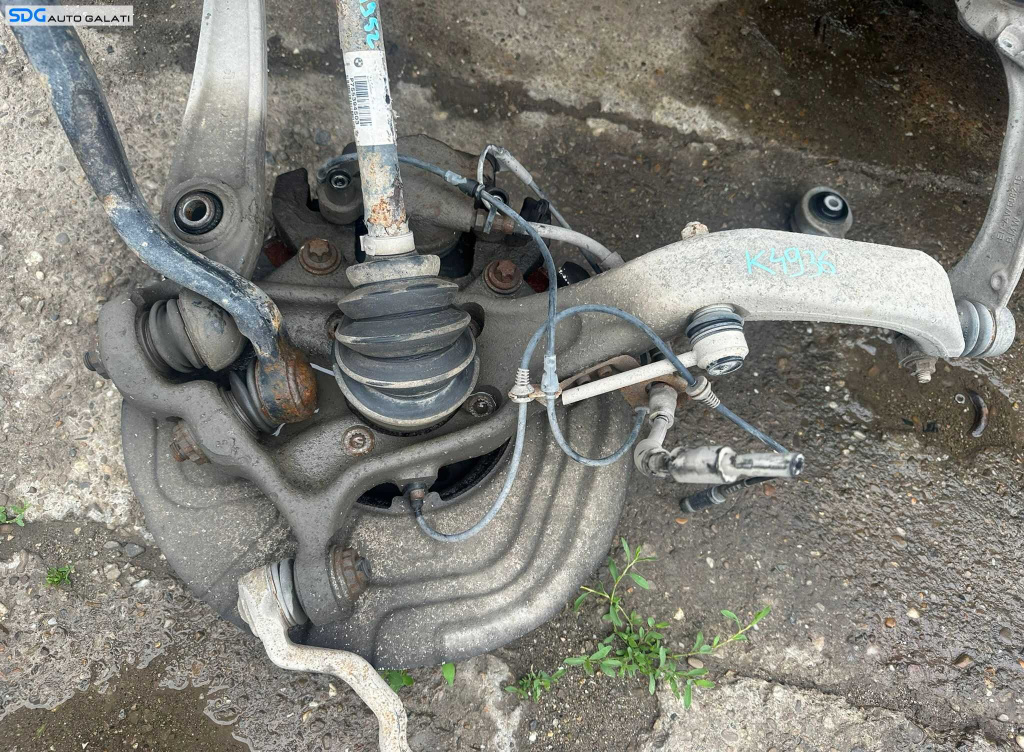 Fuzeta Butuc cu Rulment si Senzor ABS Stanga Fata BMW X5 E70 3.0 D 2006 - 2011 [K4936]