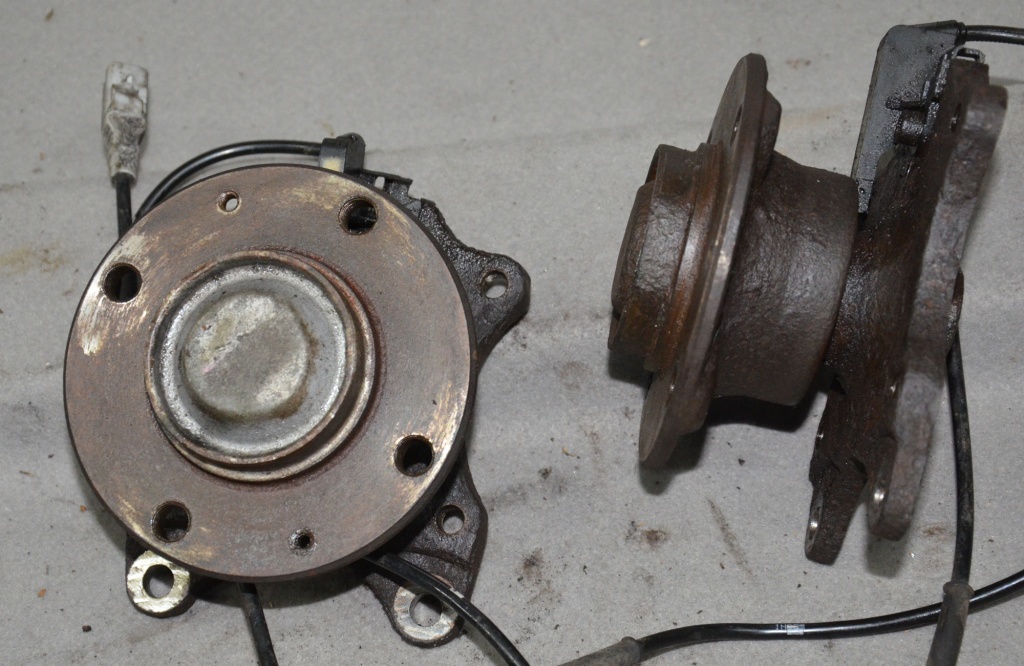 Fuzeta butuc spate Peugeot 307 2000 - 2005