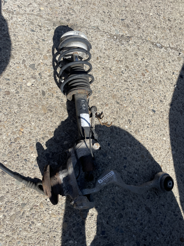Fuzeta cu amortizor dreapta fata BMW E90 2.0 Motorina 2009, -
