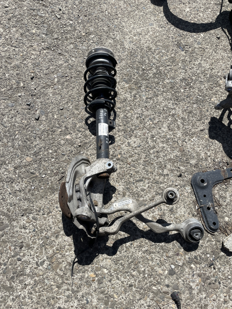 Fuzeta cu amortizor dreapta fata BMW E90 2.0 Motorina 2009, -