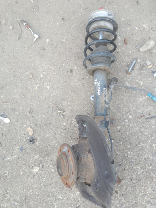 Fuzeta cu amortizor dreapta fata BMW X1 2.0 Motorina 2010