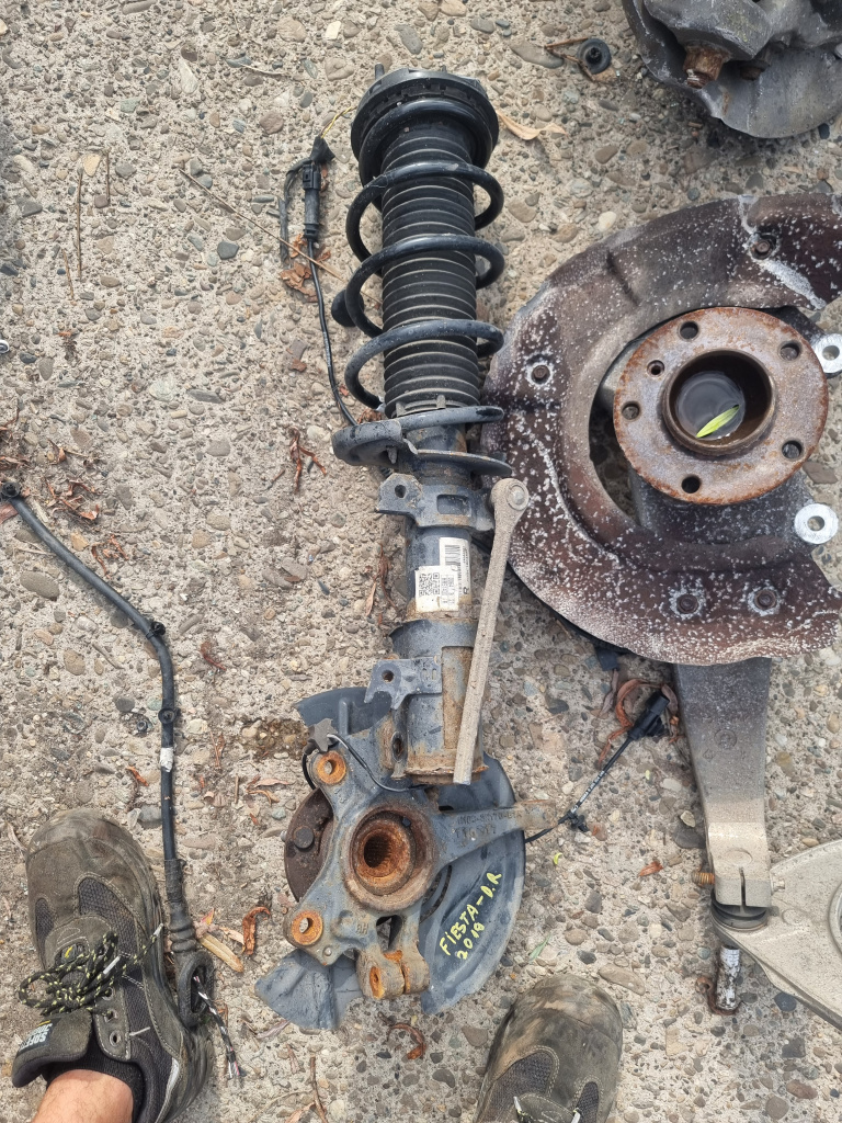 Fuzeta cu amortizor dreapta fata Ford Fiesta 1.0 Benzina 2018