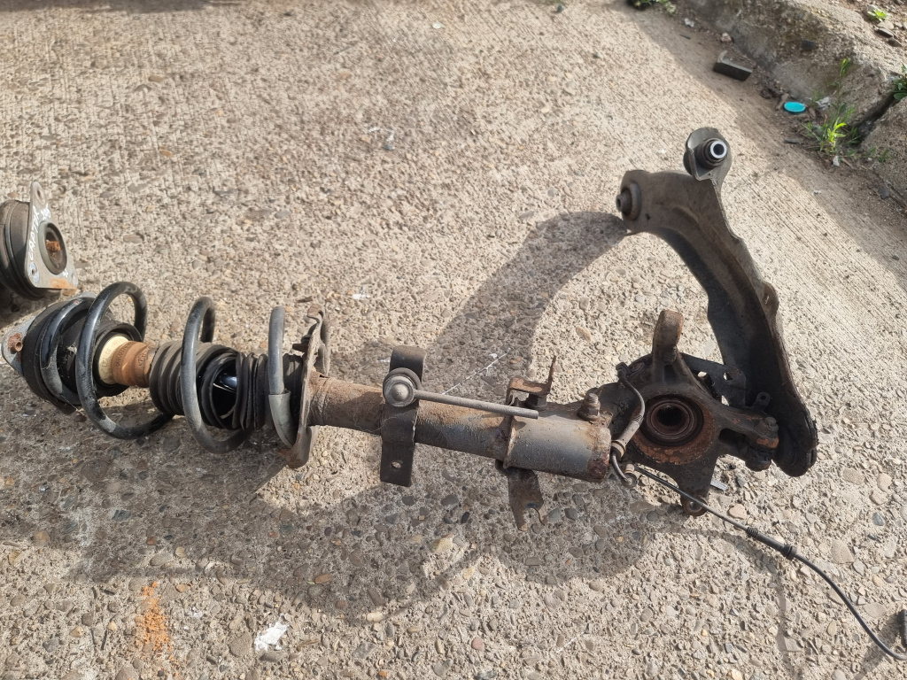 Fuzeta cu amortizor dreapta fata Renault Captur 1.5 Motorina 2015