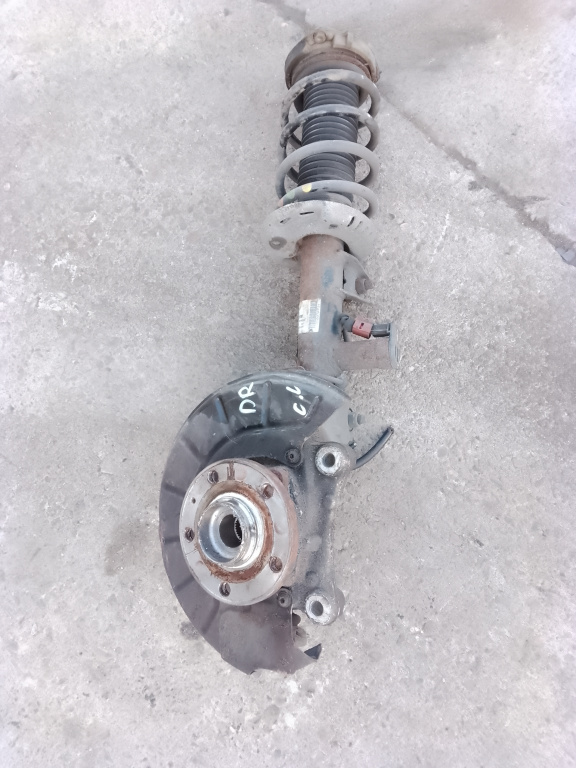Fuzeta cu amortizor dreapta fata Volkswagen Passat CC 2.0 Motorina 2010