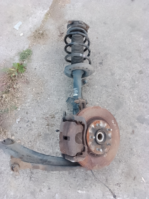 Fuzeta cu amortizor stanga fata Nissan Qashqai 1.6 Motorina 2012