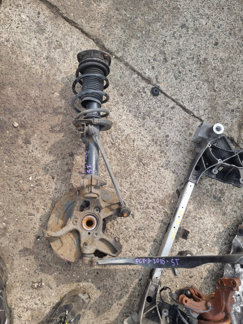 Fuzeta cu amortizor stanga fata Skoda Octavia 3 1.6 Motorina 2015