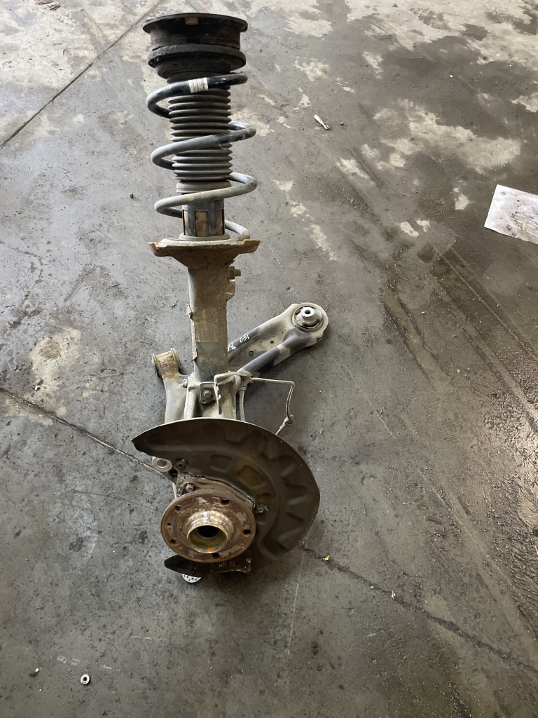 Fuzeta cu amortizor stanga fata Volkswagen Passat B8 Break 1.6 Motorina 2016, -