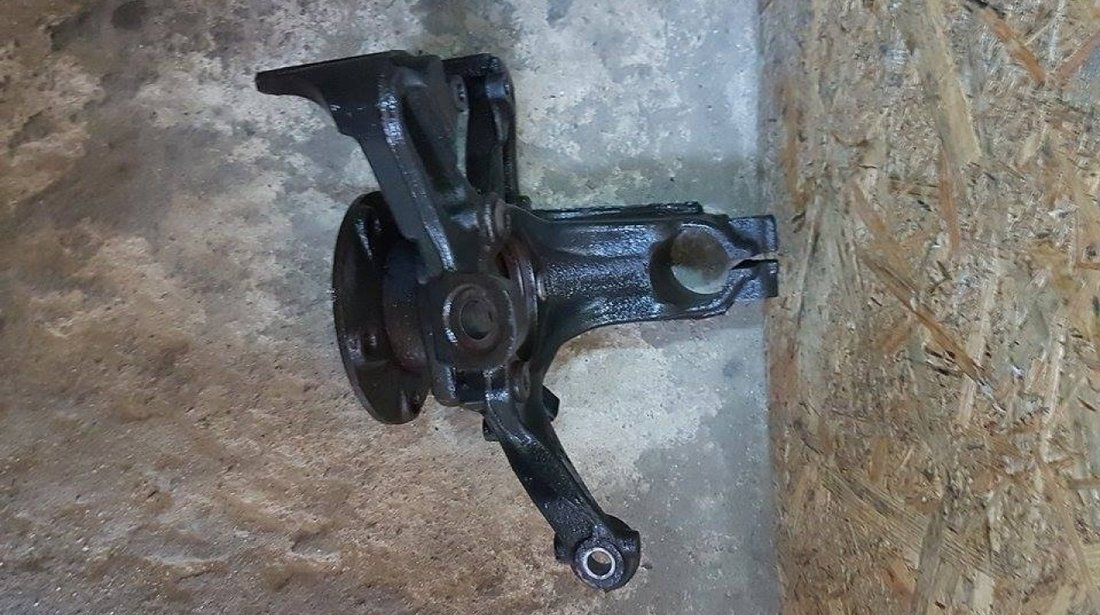 Fuzeta cu rulment dreapta fata 1k0407256t audi a3 8p 1.2 tsi cbzb 105 cai