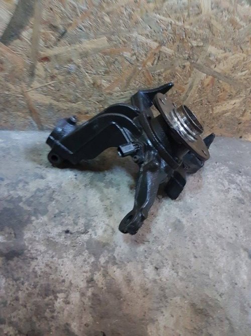 Fuzeta cu rulment dreapta fata 1k0407256t vw caddy III 1.2 tsi cbzb 105 cai