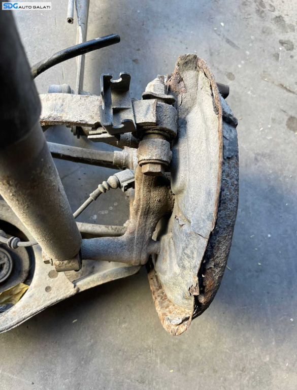 Fuzeta cu Rulment si Senzor Dreapta Spate Volkswagen Golf Plus 2004 - 2013 [2741]