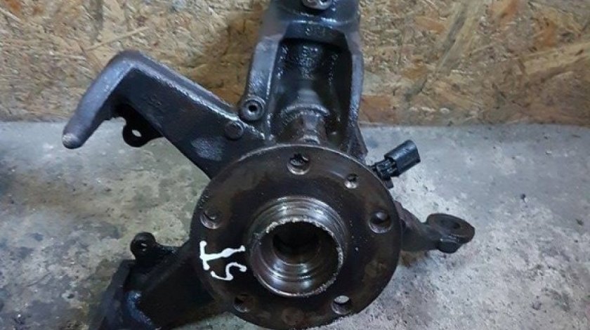 Fuzeta cu rulment stanga fata 1k0407255t audi a3 8p 1.2 tsi cbzb 105 cai